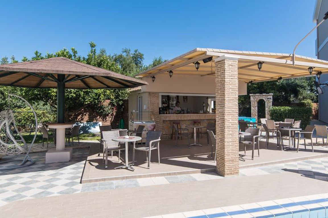 Maistrali Hotel-Bar.jpg