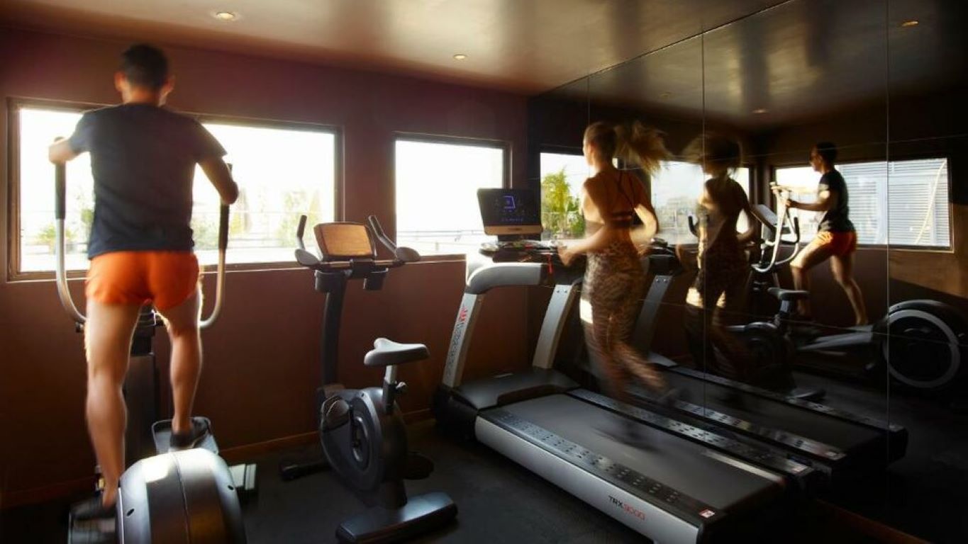 Brown Acropol Hotel-Fitnes.jpg