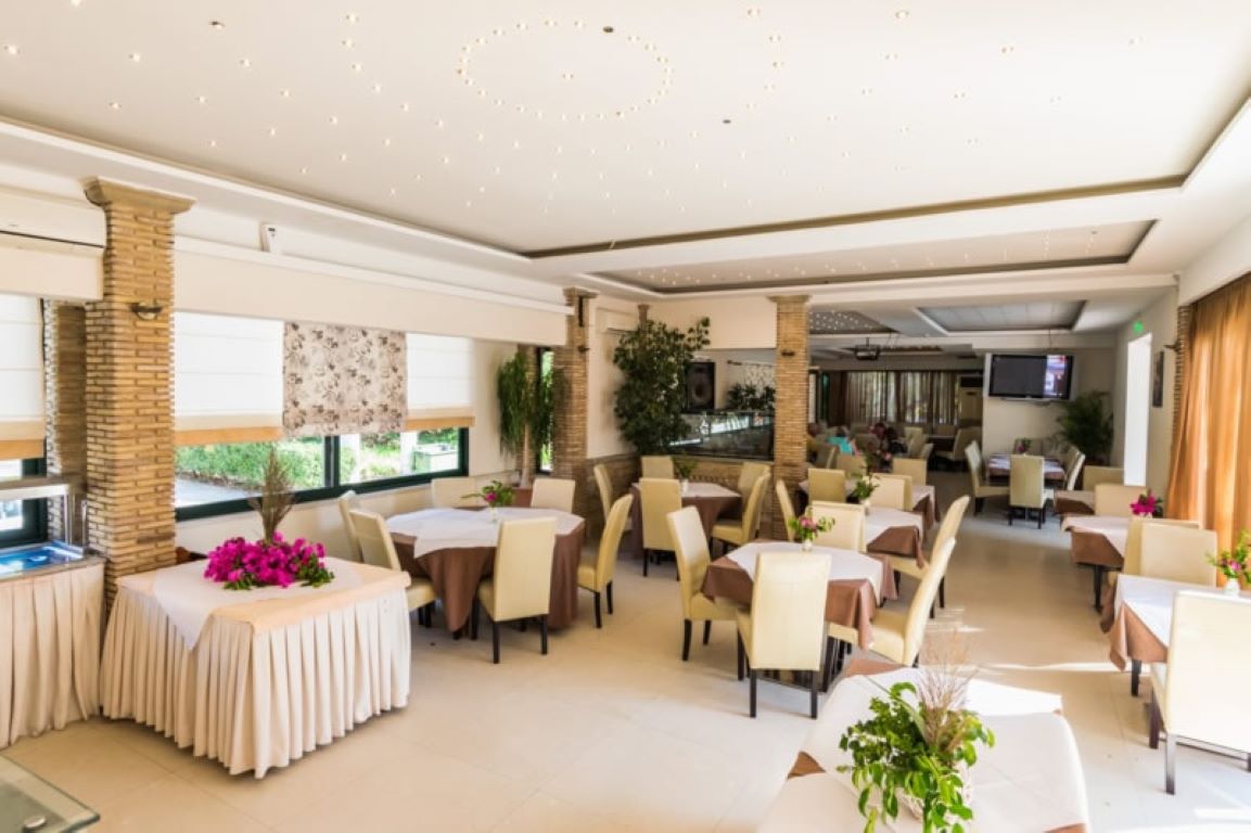 Zante Plaza Hotel-Restoran.jpg