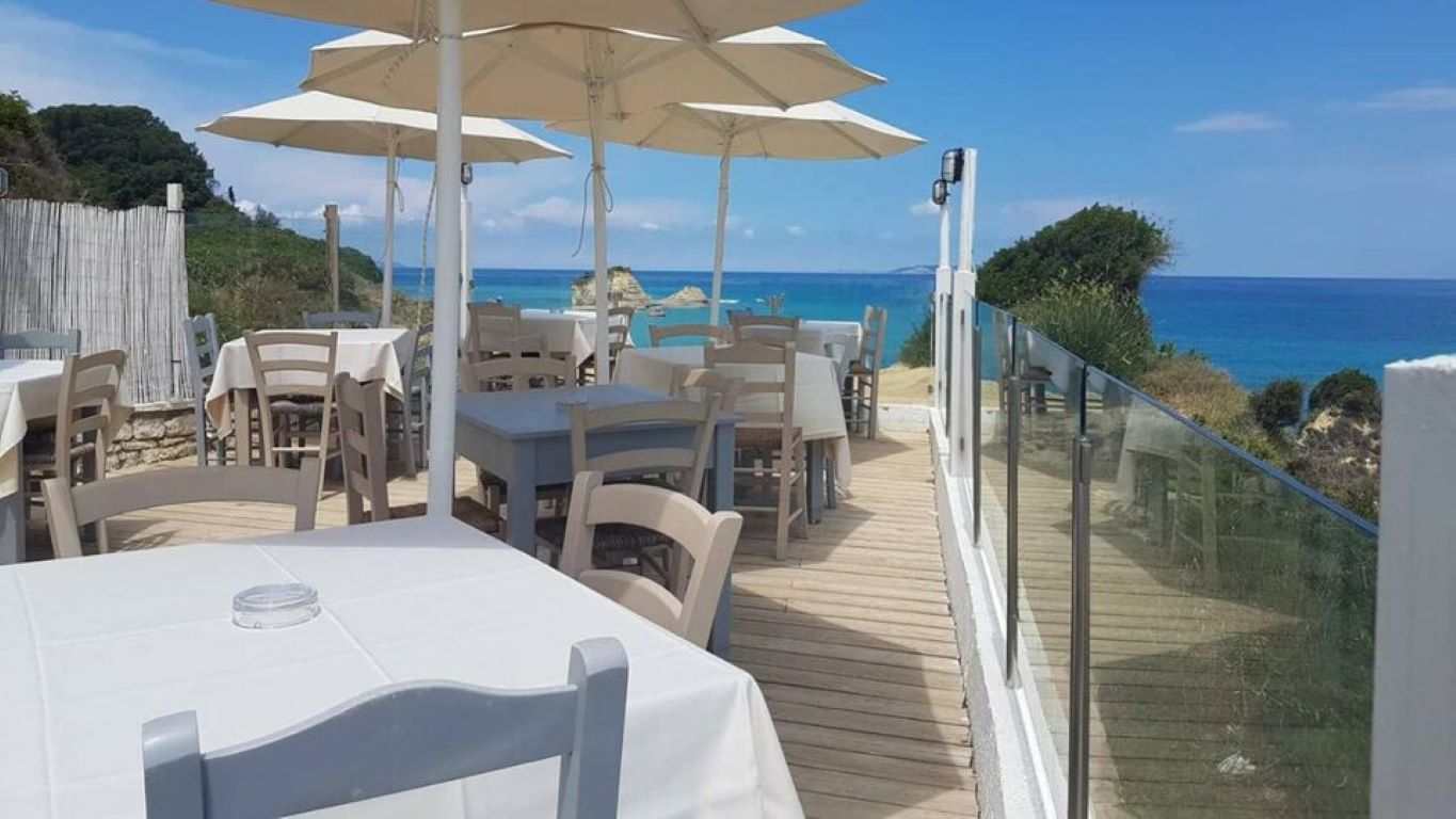 Akron Seascape Resort Hotel-Terasa restorana.jpg