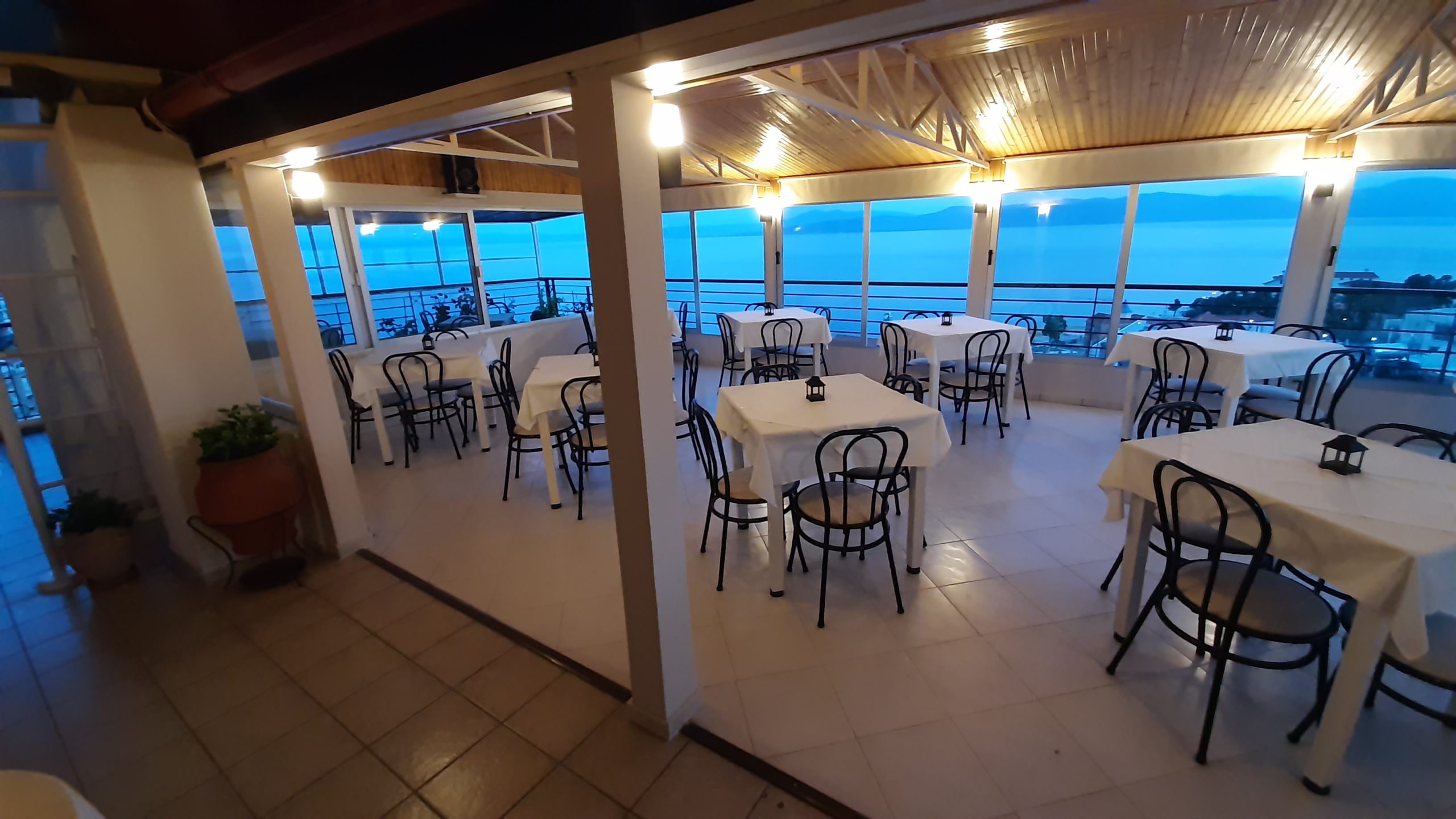 Mitho Hotel-Restoran.jpg