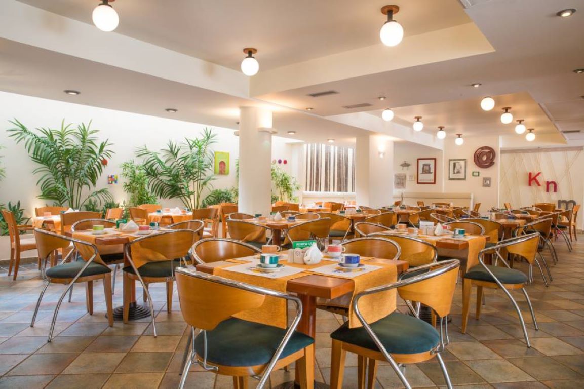 Flisvos Royal Hotel-Restoran.jpg