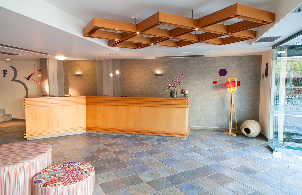 Hotel Flisvos Royal-Recepcija.jpg