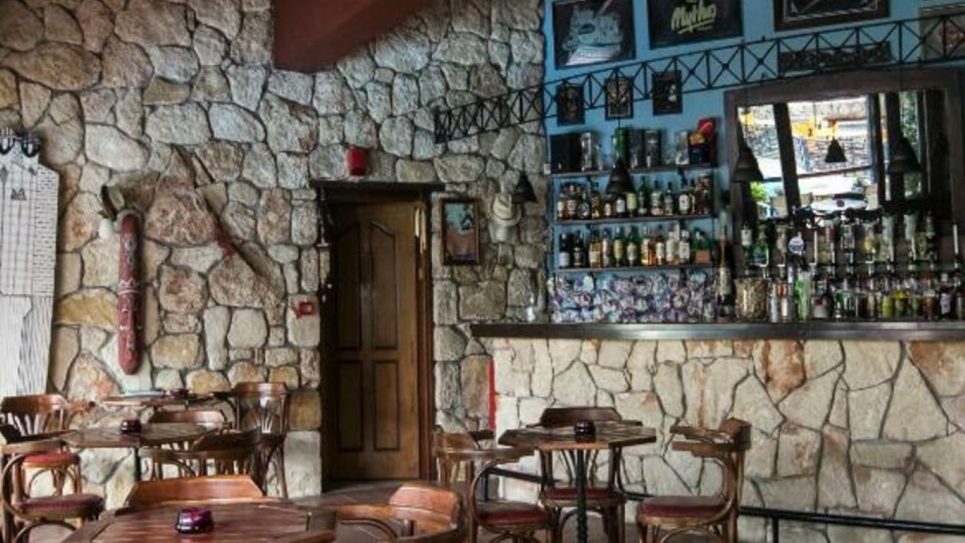 Hotel Ammon Garden-Lobby bar.jpg