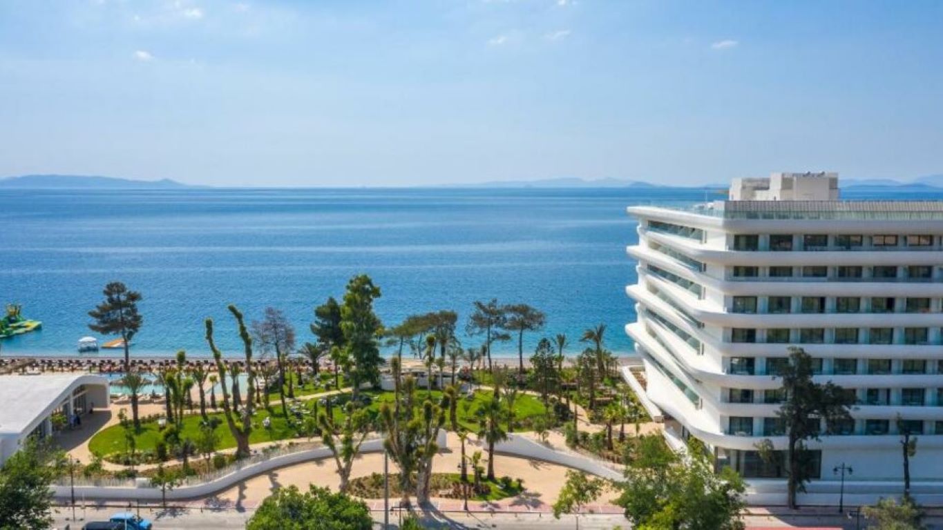 Isla Brown Corinthia Hotel-Panorama hotela.jpg