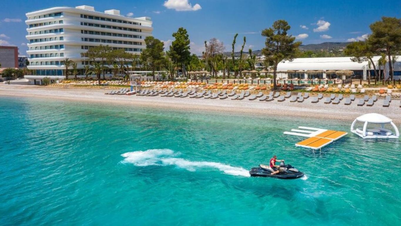 Isla Brown Corinthia Hotel-Plaza.jpg
