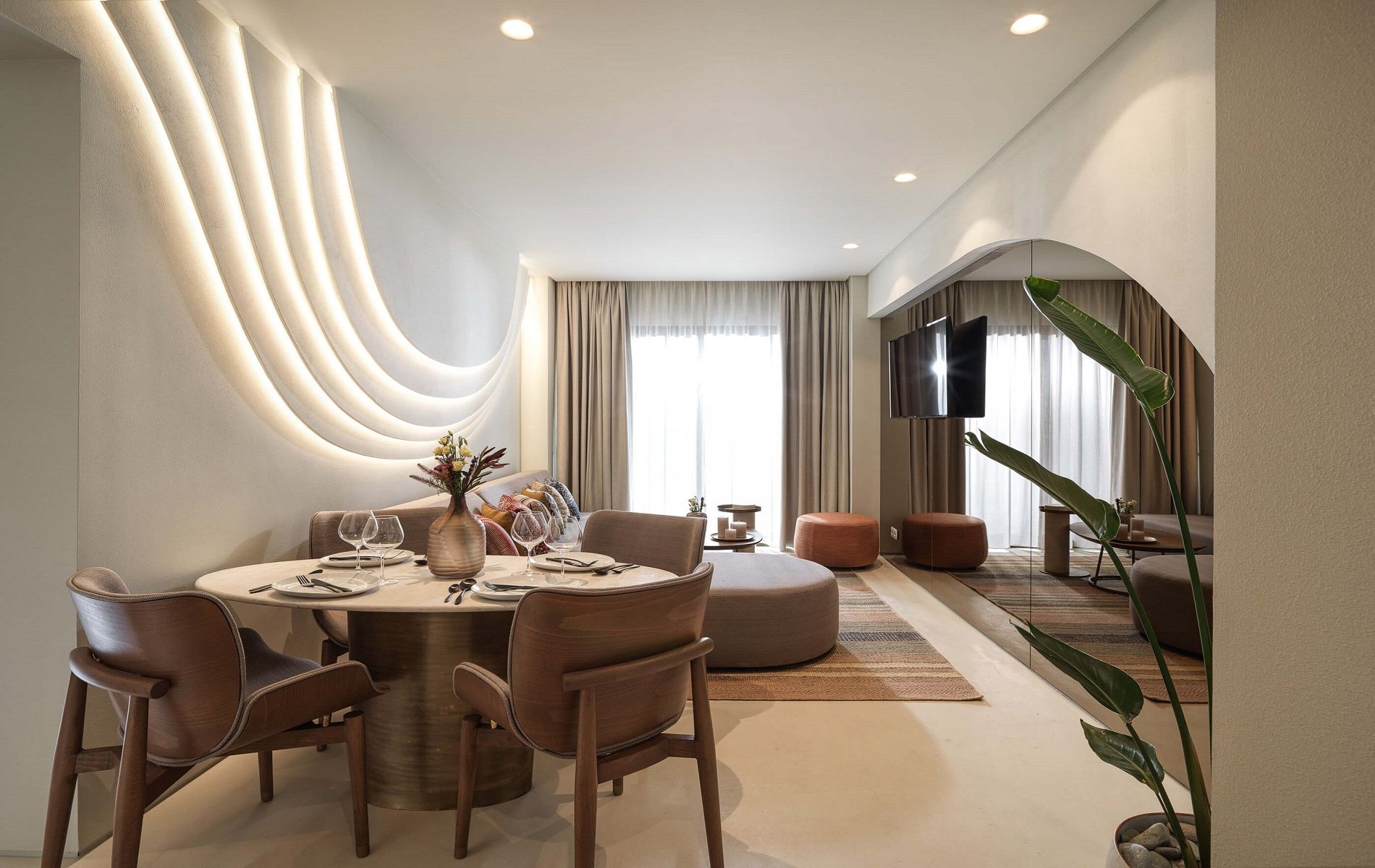 Isla Brown Corinthia-Predsednicki suite pogled more.jpg