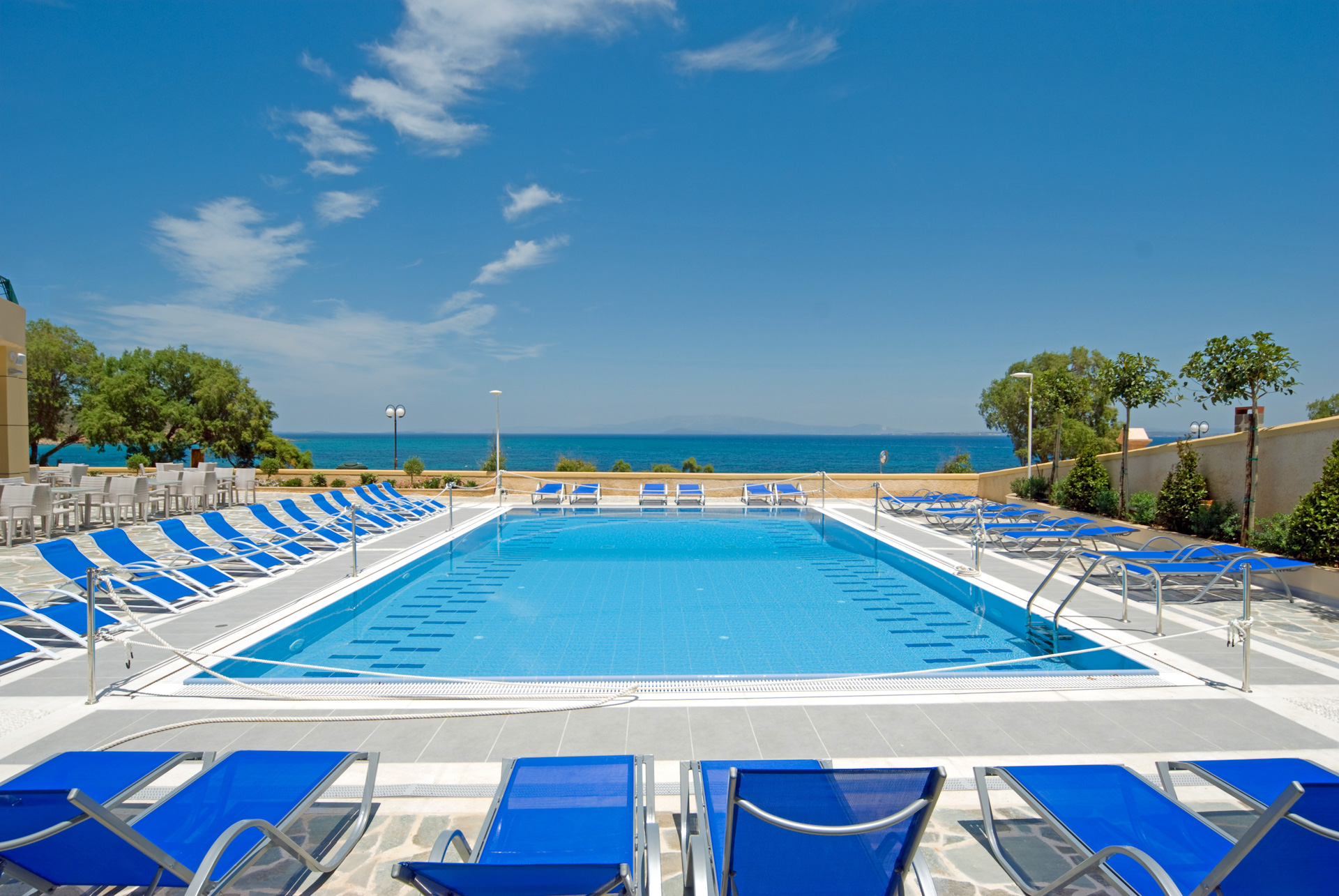Hotel Aegean Dream-Bazen.jpg