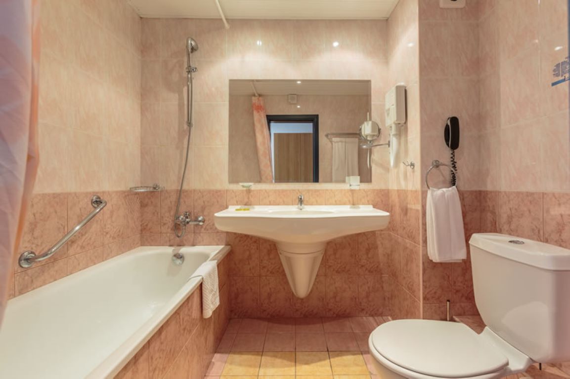 Aquamarine Hotel-Kupatilo.jpg