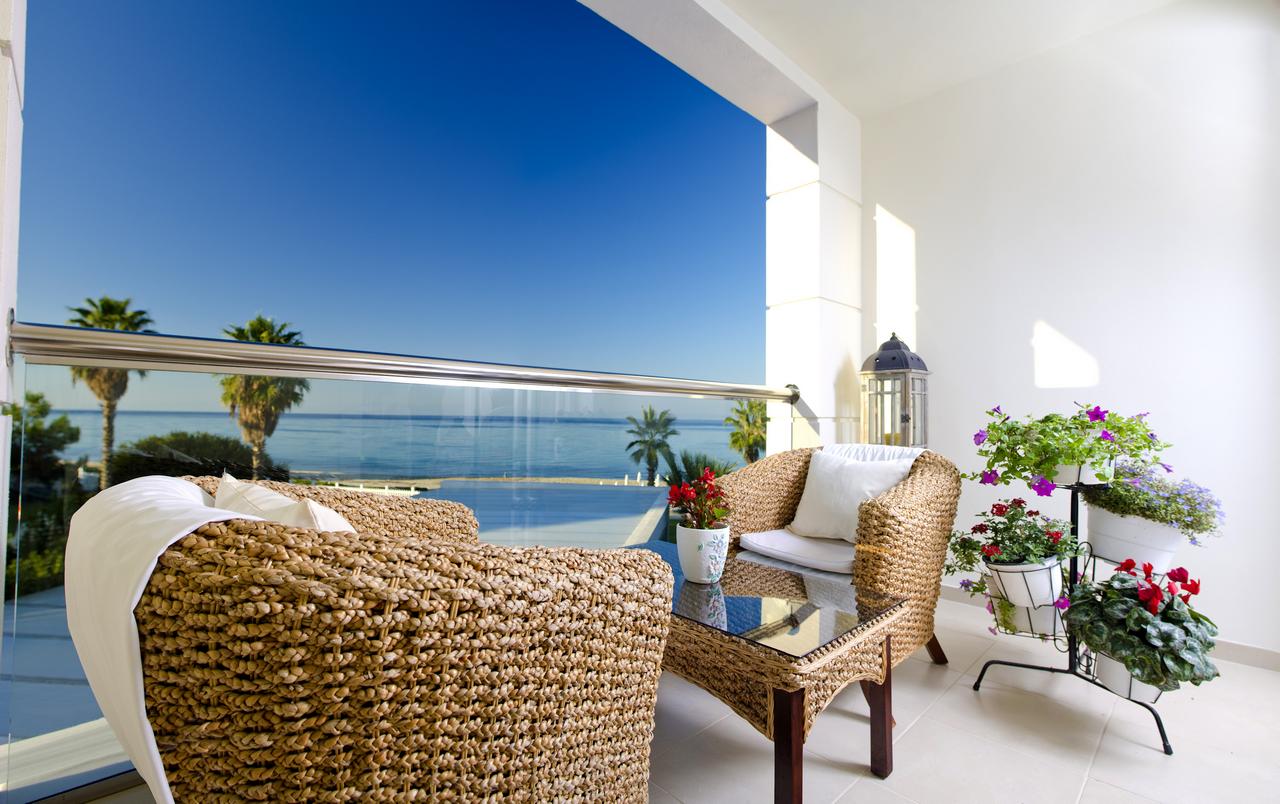 Hotel Elinotel Apolamare balcony 1.jpg