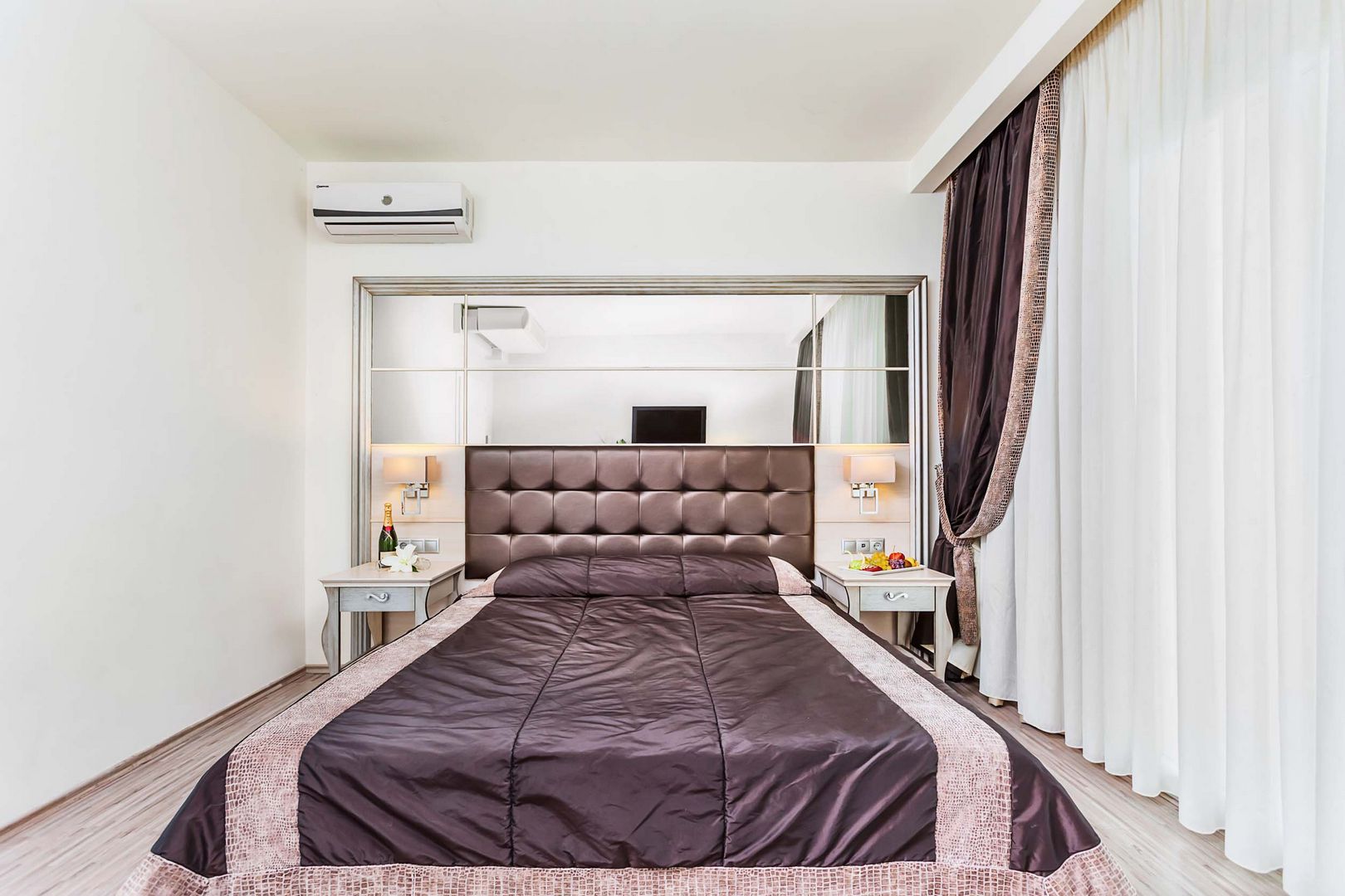 Hotel Elinotel Apolamare family suite 1.jpg