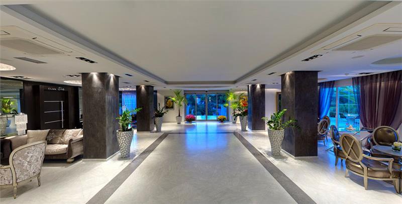 Hotel Elinotel Apolamare lobby.jpg