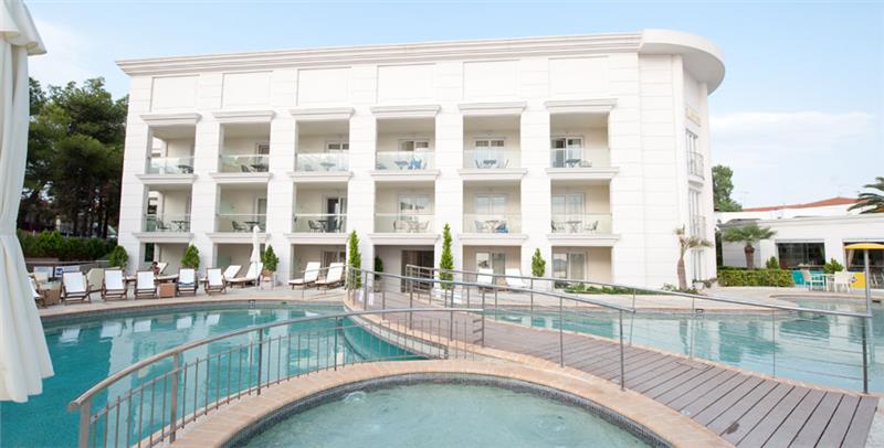 Hotel Elinotel Apolamare pool and jacuzzi.jpg