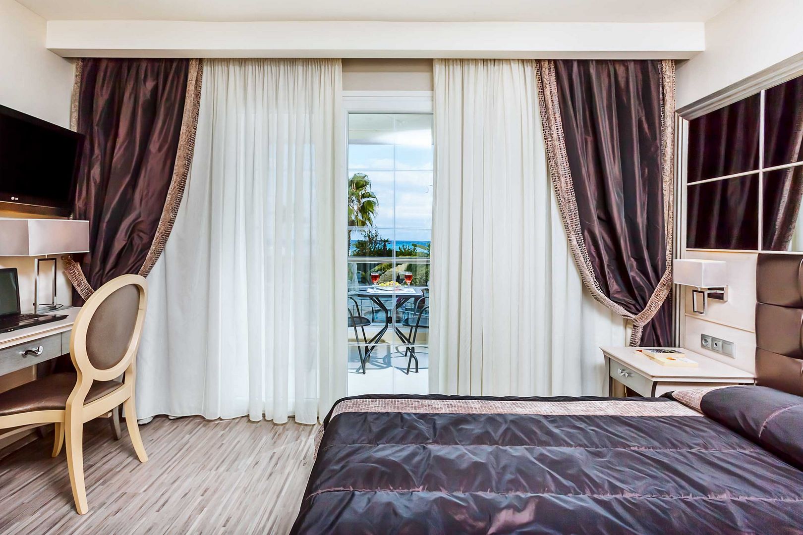 Hotel Elinotel Apolamare standard double room.jpg