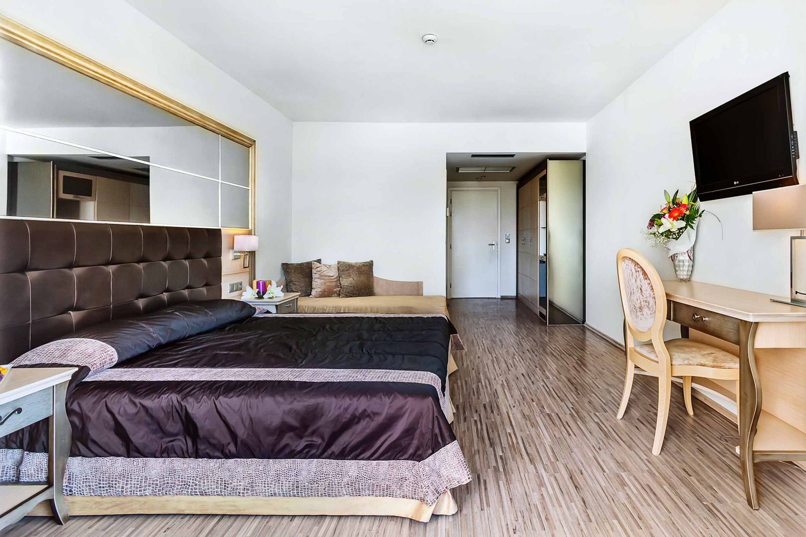 Hotel Elinotel Apolamare superior double room.jpg