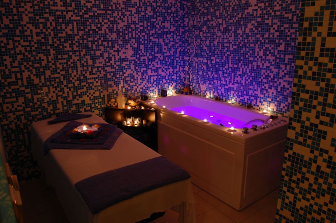 Planeta Hotel & Aquapark-Djakuzi.jpg