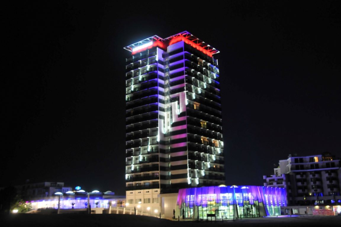 Burgas Beach-Hotel nocu.jpg