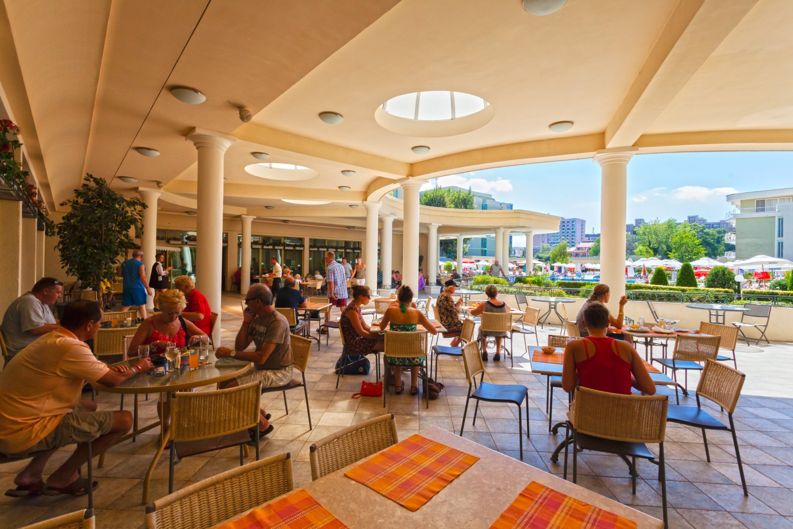 Das Club Sunny Beach-Terasa restorana.jpg