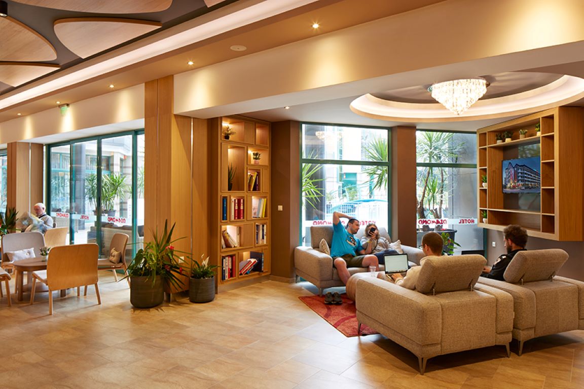 Hotel Diamond-Lobby.jpg