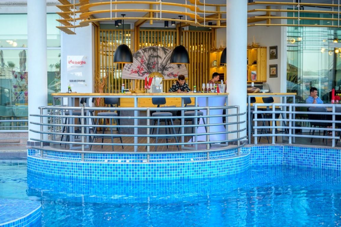 Effect Grand Victoria hotel azijski restoran uz bazen – kopija.jpg