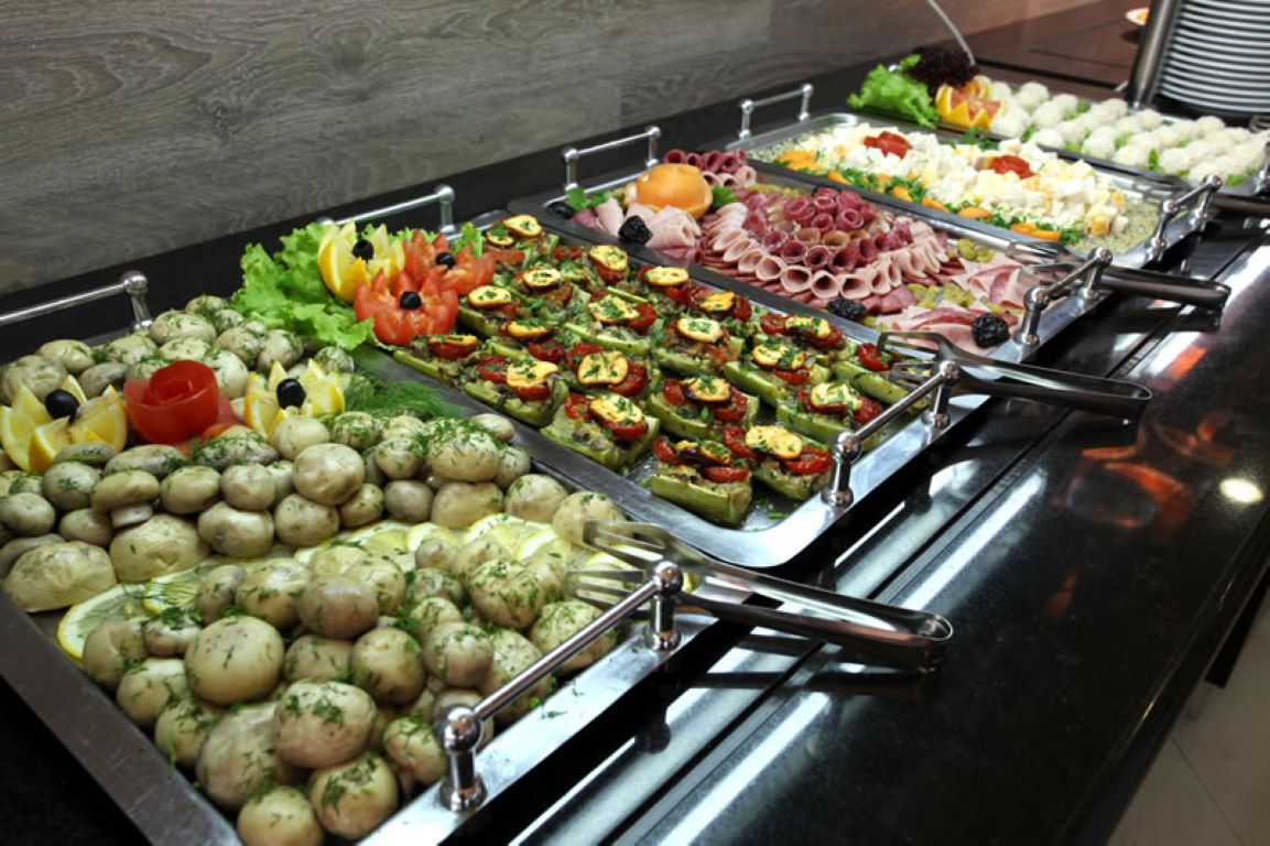 Effect Grand Victoria hotel buffet.jpg