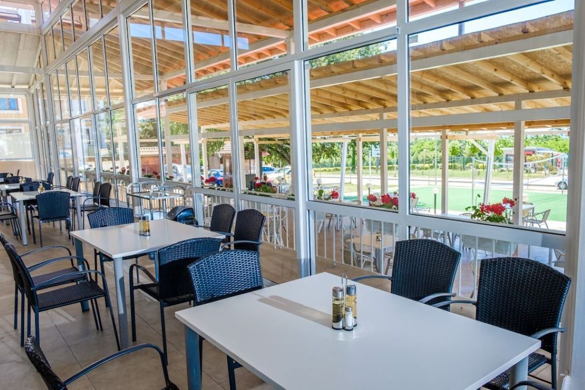 Vemara Club Hotel-Restoran.jpg