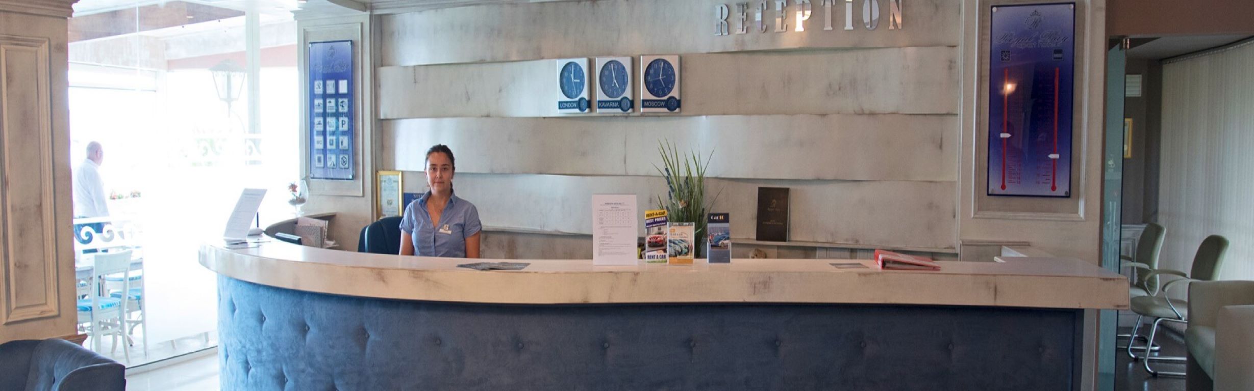 Hotel Royal Bay Kavarna-Recepcija.jpg
