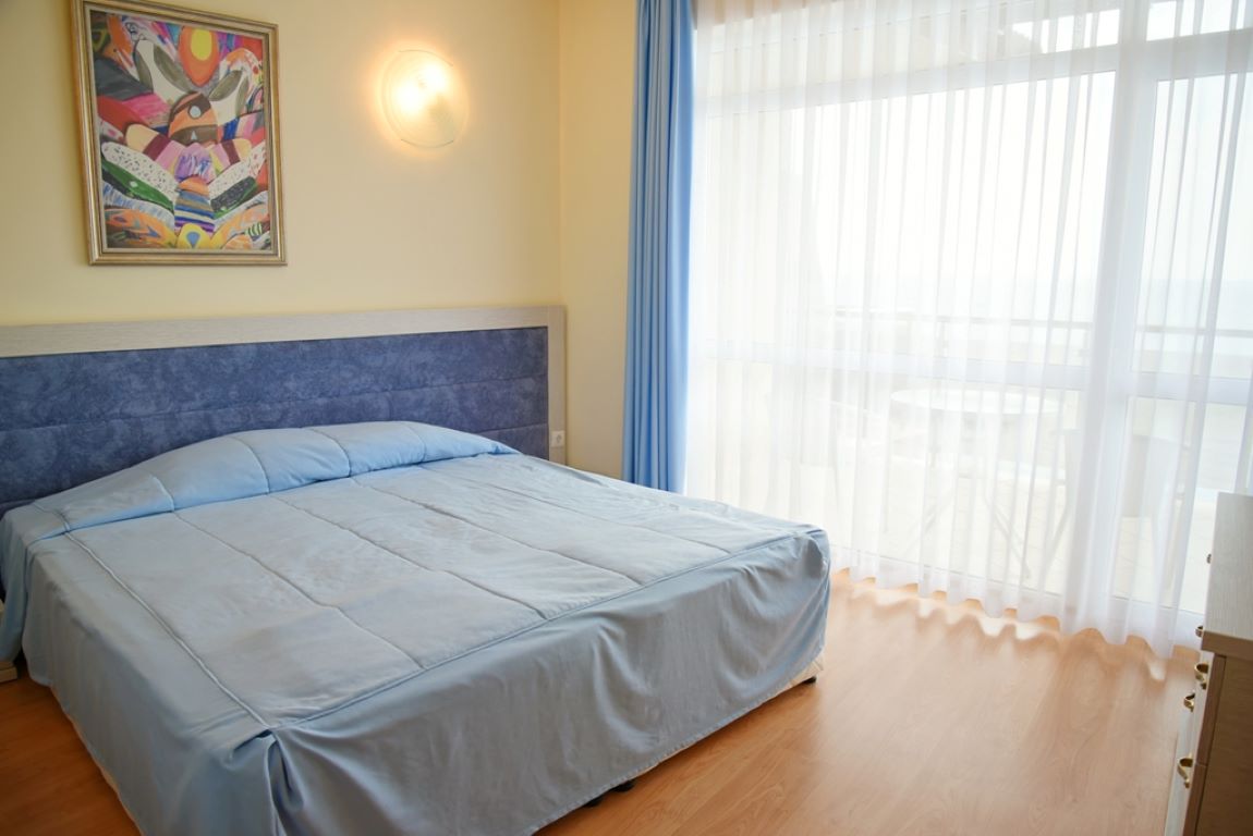Hotel Royal Bay Kavarna-Studio.jpg