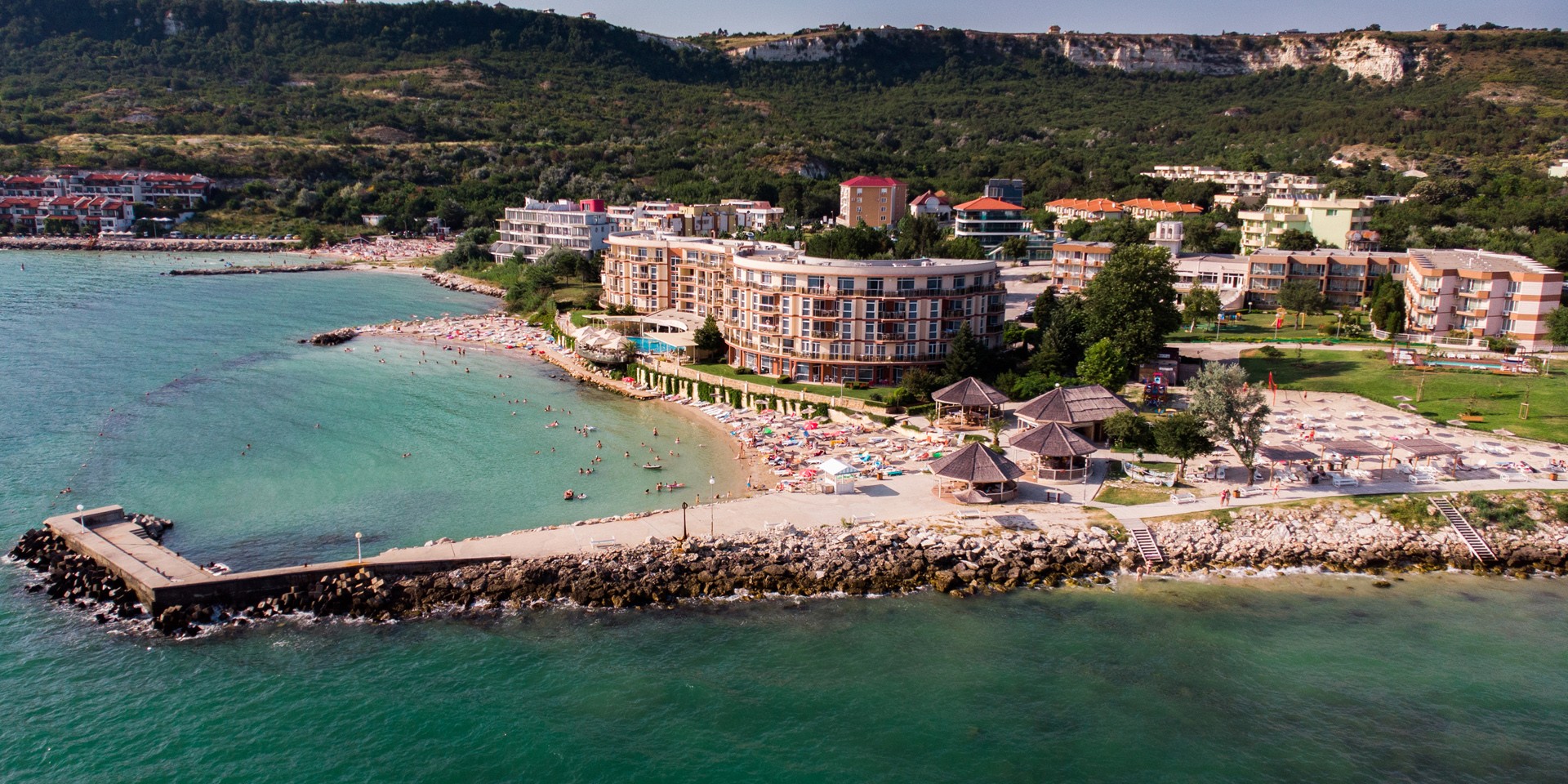 Royal Bay Kavarna-Okruzenje hotela.jpg