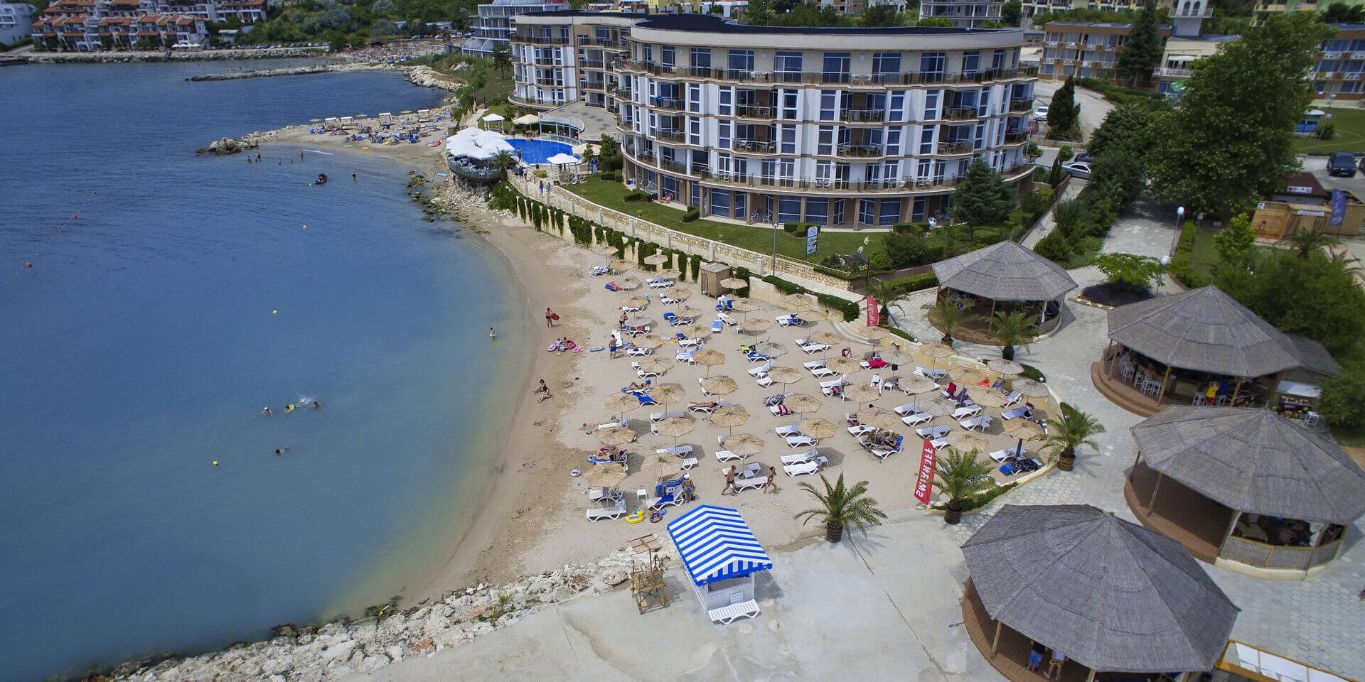 Royal Bay Kavarna-Plaza.jpg