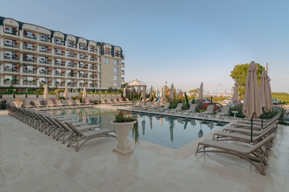 Aquamarine Kranevo Hotel-Bazen.jpg