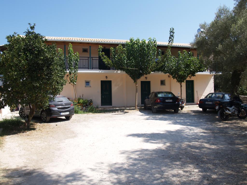 Hotel Maistro Annex-Parking.jpg