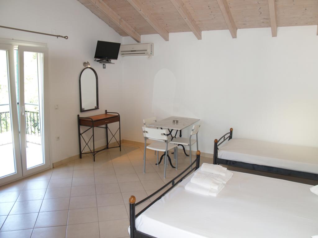 Maistro Annex Hotel-Studio.jpg