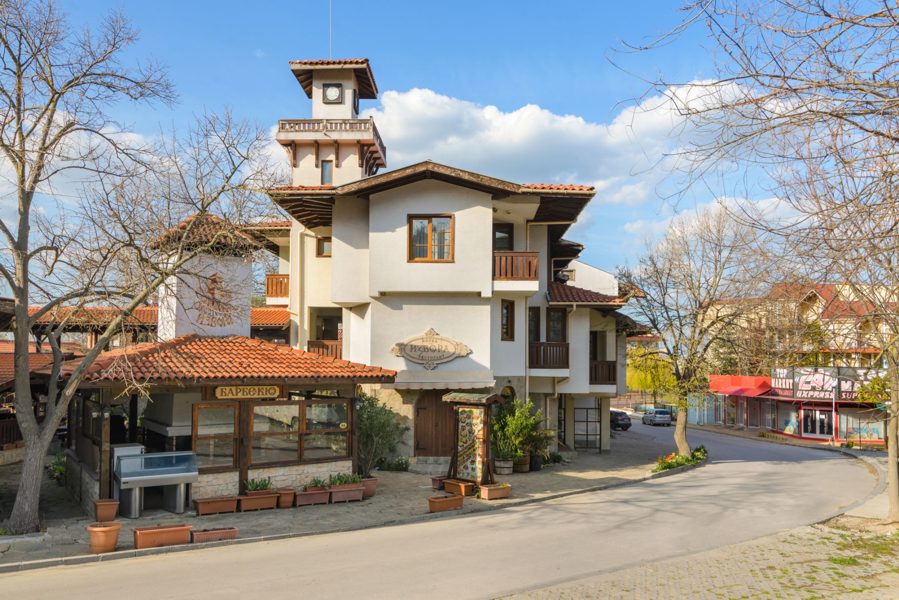 Hotel Izvora-Hotel spolja.jpg