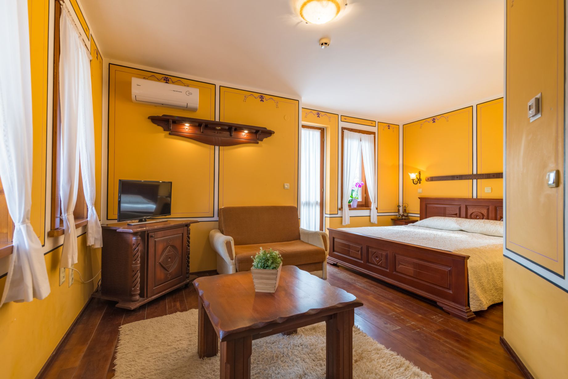 Izvora Hotel-Suite.jpg