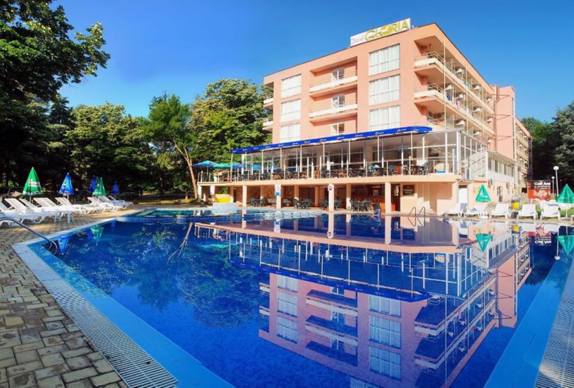 Hotel Gloria-Spoljasnji izgled.jpg