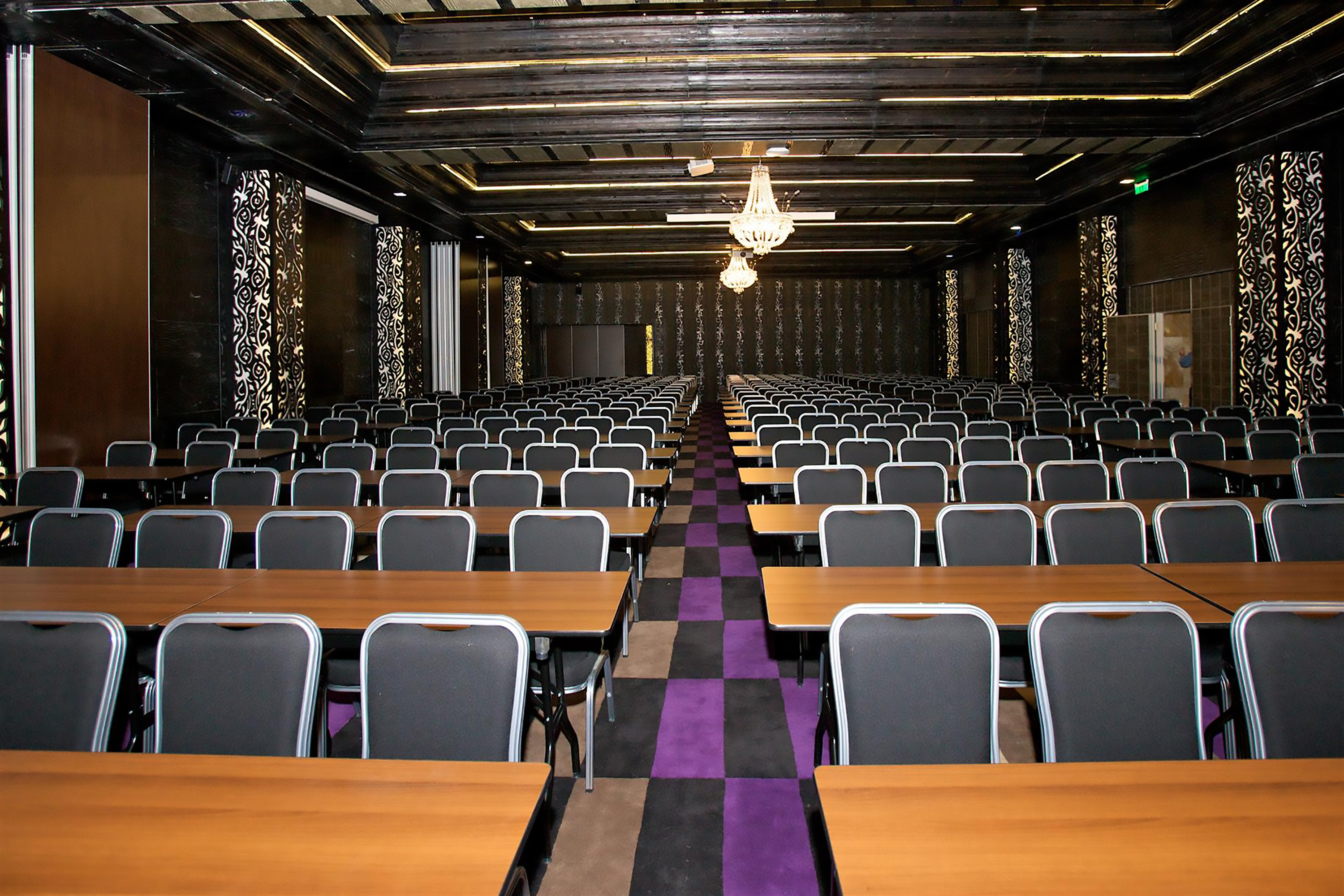 Hotel Royal Castle-Konferencijska sala.jpg