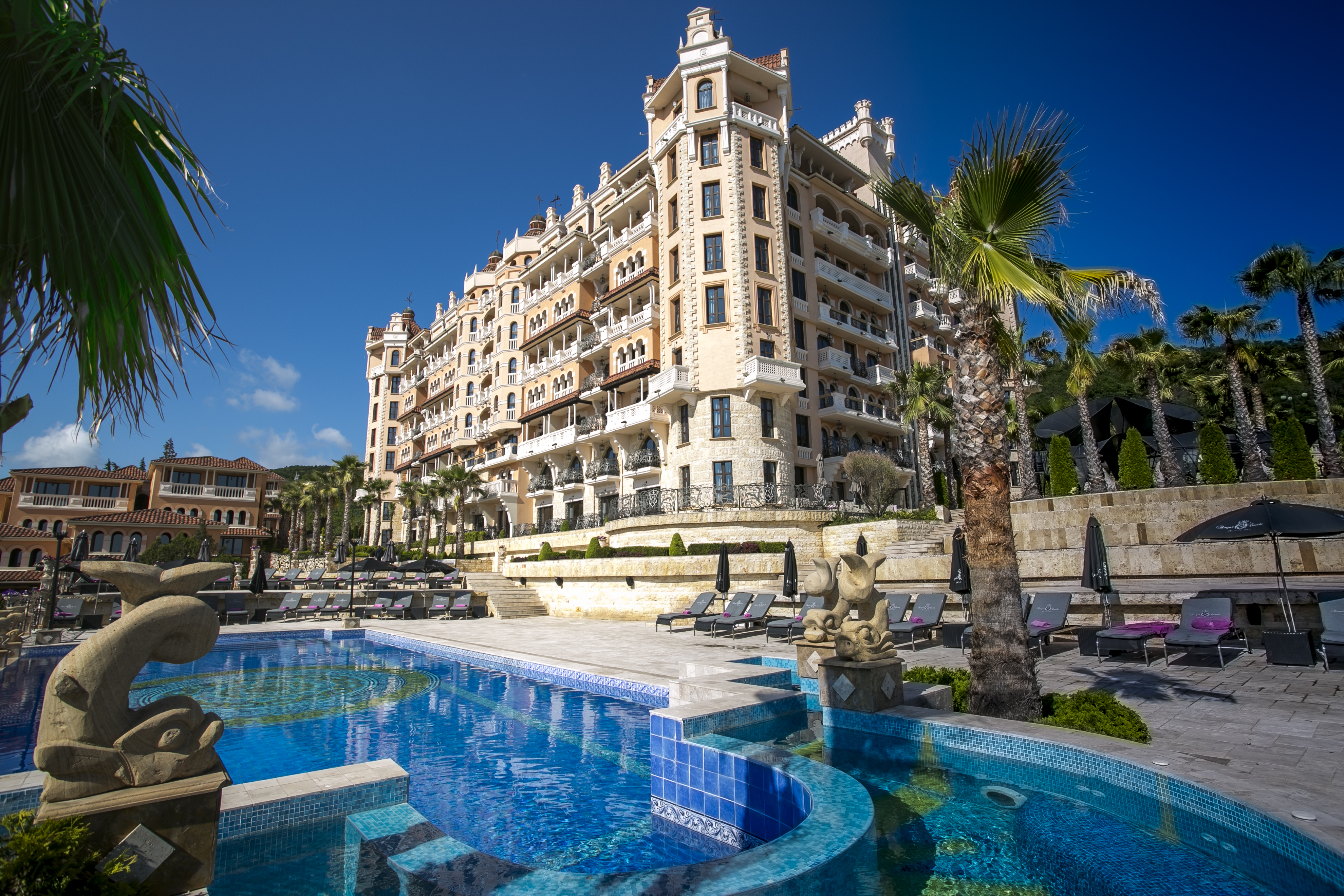 Hotel Royal Castle-Spoljni bazen.jpg