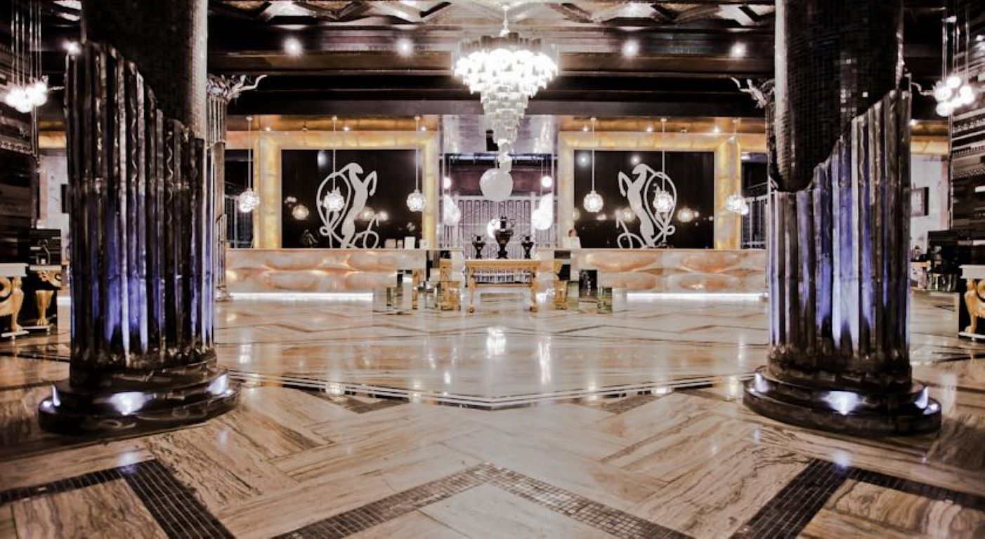 Royal Castle Hotel-Recepcija.jpg