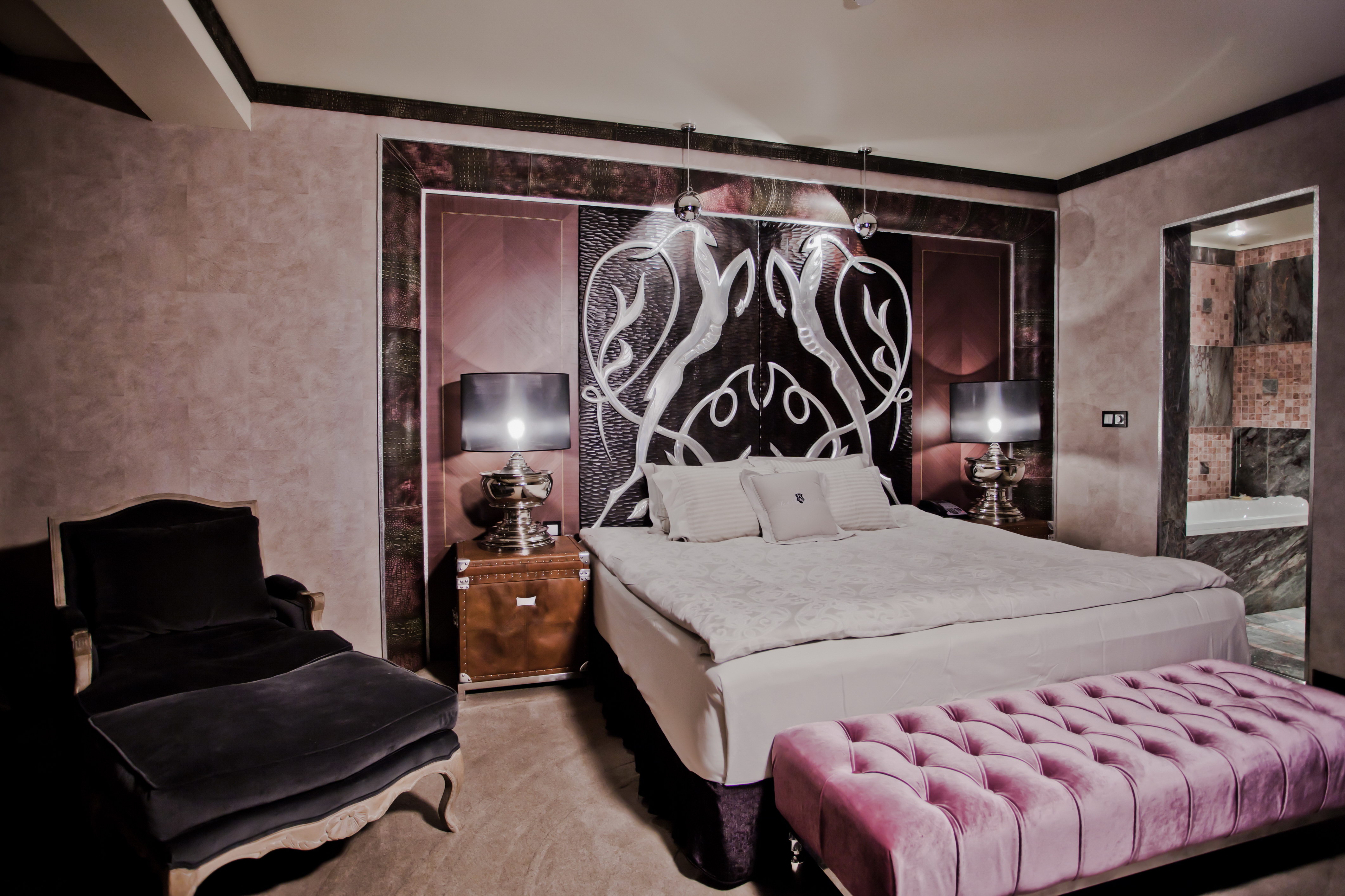Royal Castle Hotel-Studio.jpg