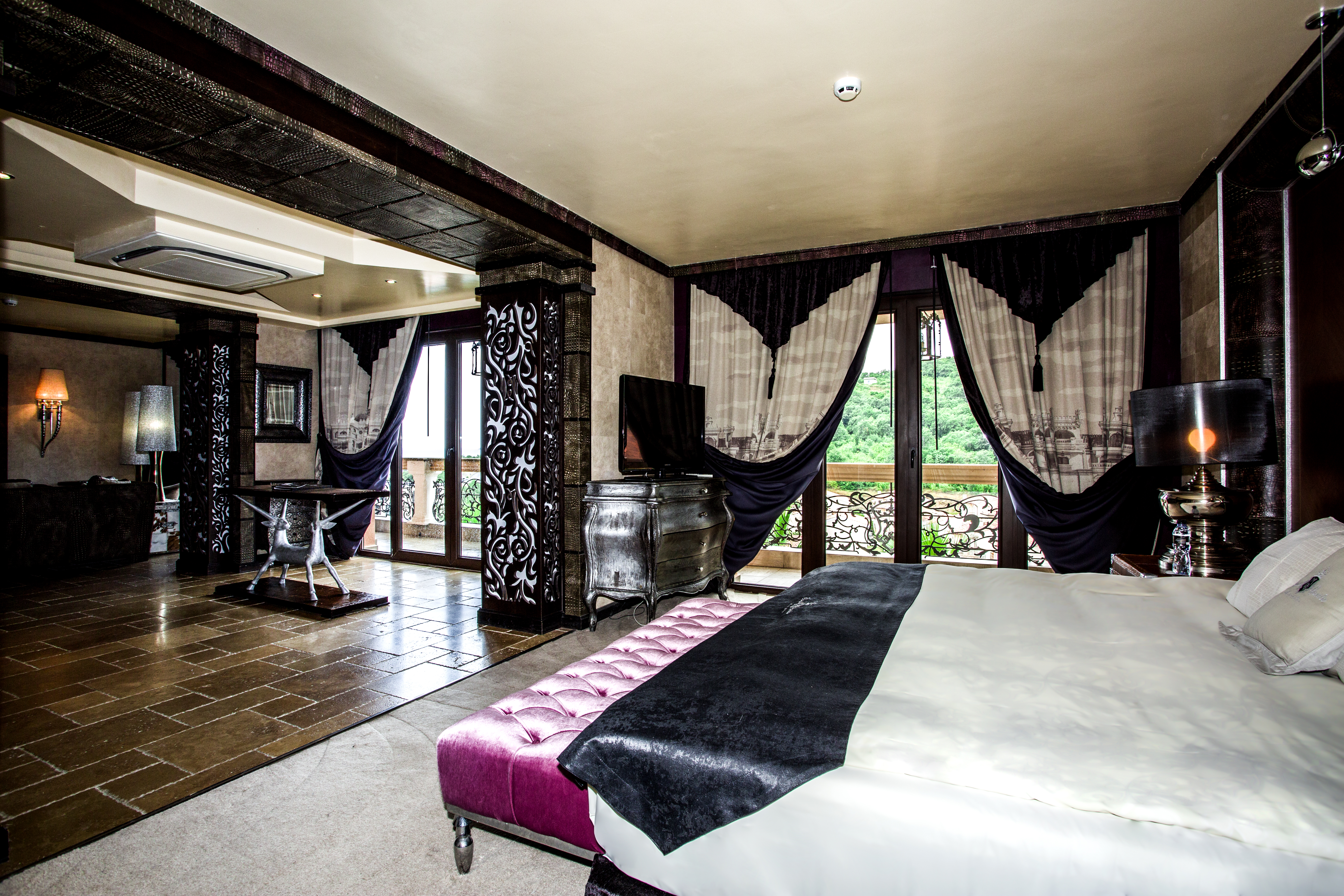 Royal Castle-Studio deluxe.jpg