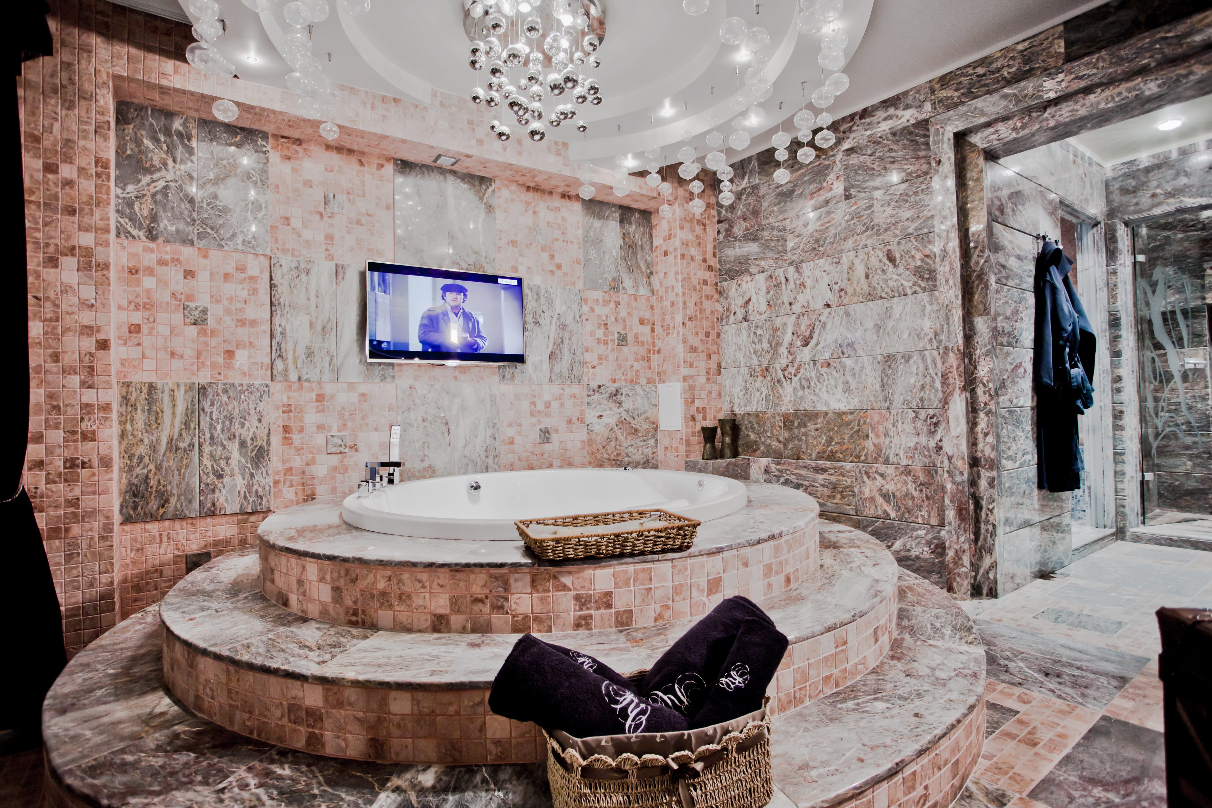 Royal Castle-Suite Country.jpg
