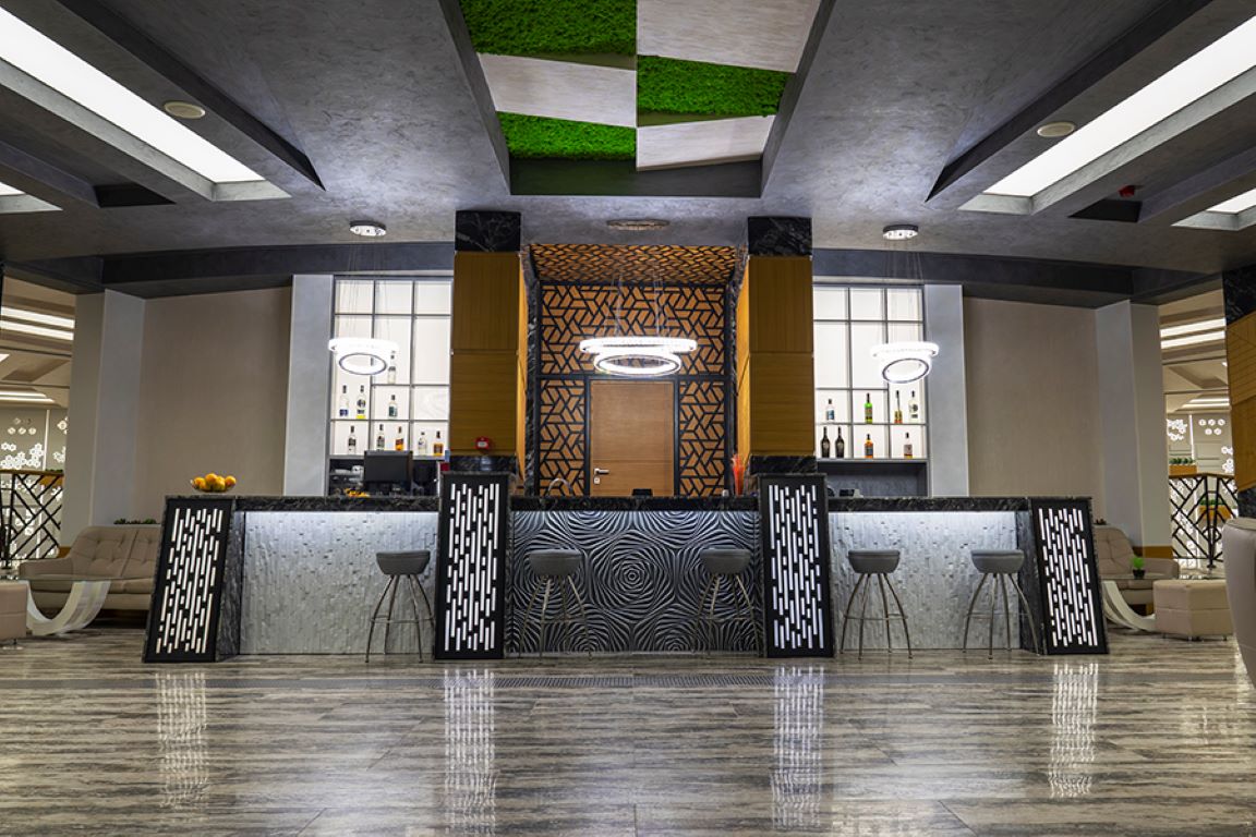 Hotel Paradise Beach-Lobby bar.jpg