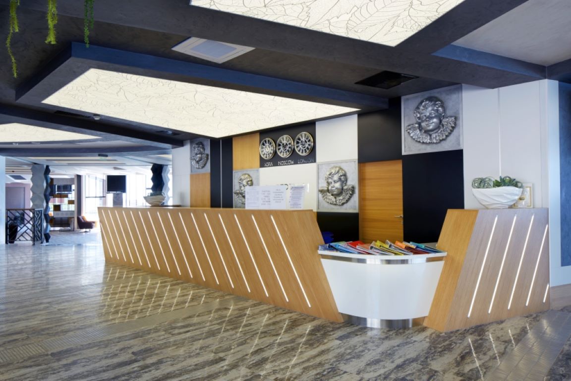 Hotel Paradise Beach-Recepcija.jpg
