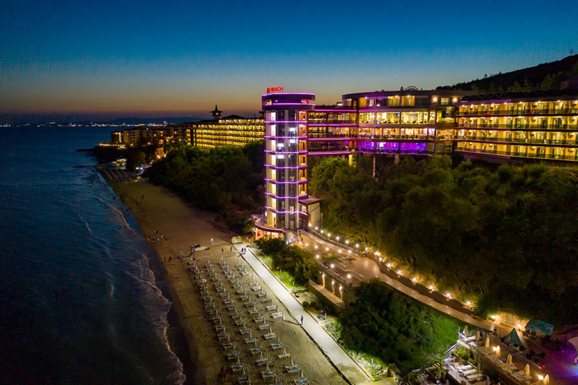 Paradie Beach Hotel-Nocni izgled.jpg