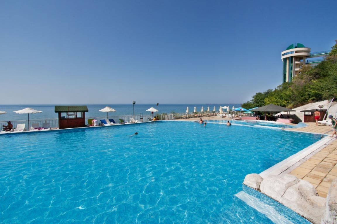 Paradise Beach Hotel-Bazen.jpg