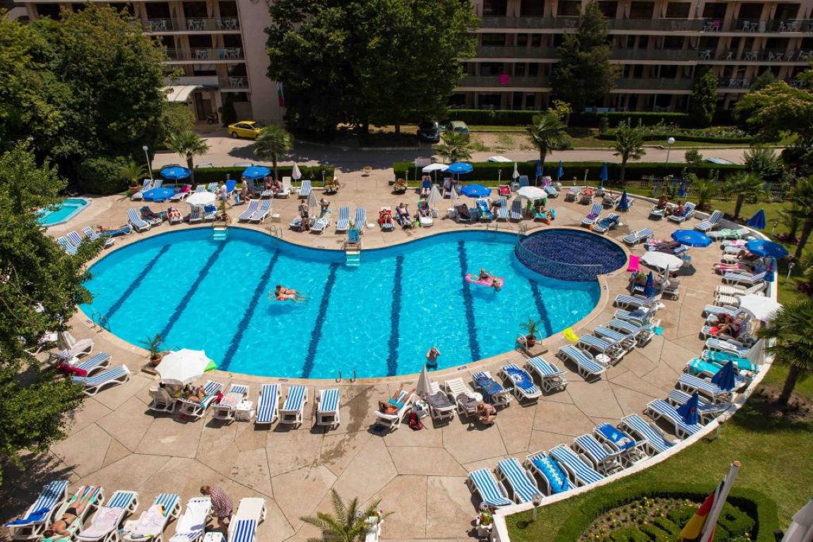 Perla Hotel-Kompleks bazena.jpg
