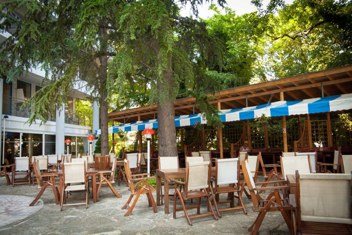 Perla Hotel-Terasa restorana.jpg