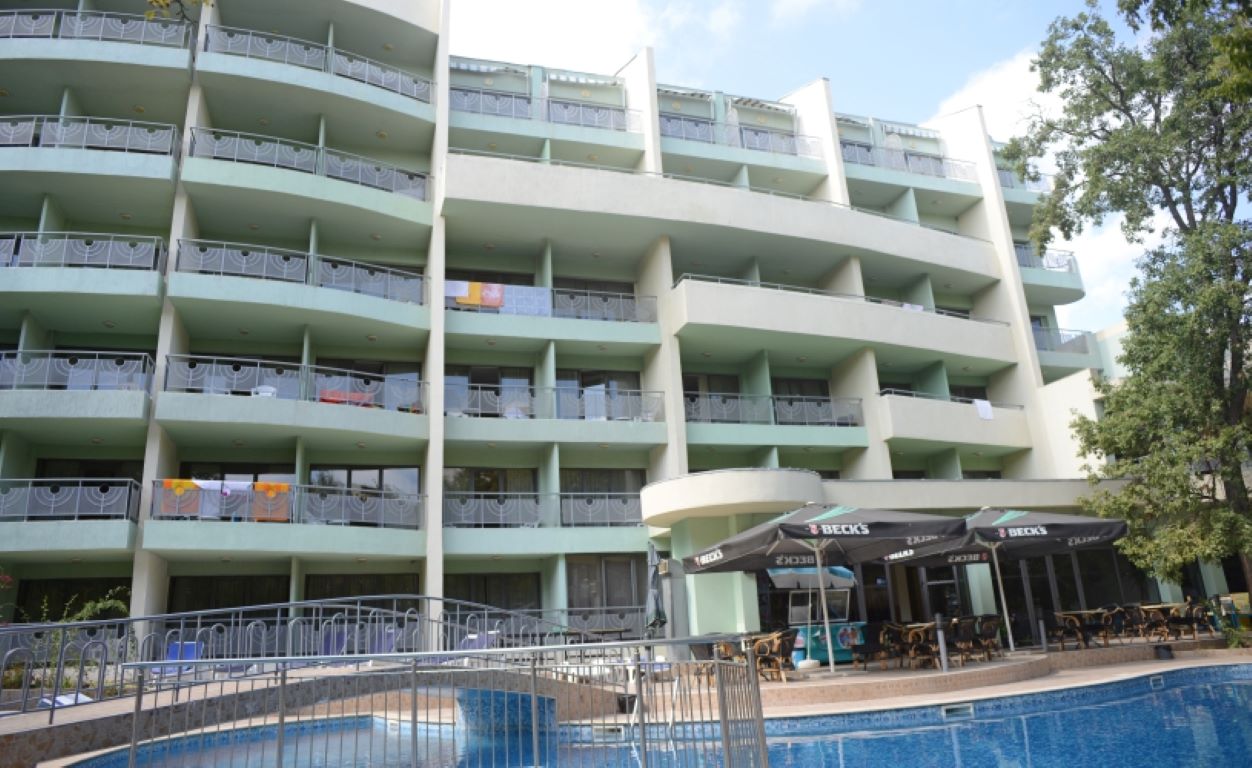 Perunika Hotel-Bazeni.jpg