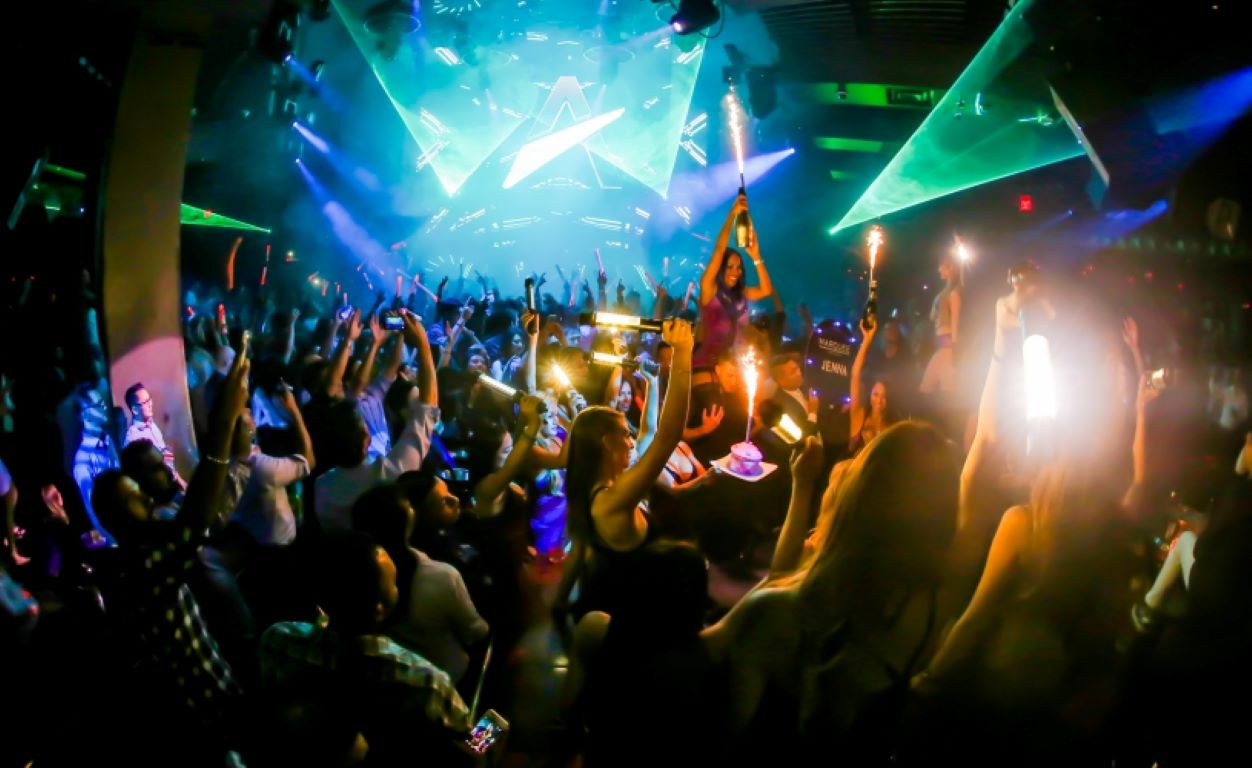 Perunika Hotel-Nocni klub.jpg